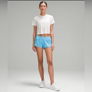 Lululemon Hotty Hot Sz 4 - low rise 2.5 inch
